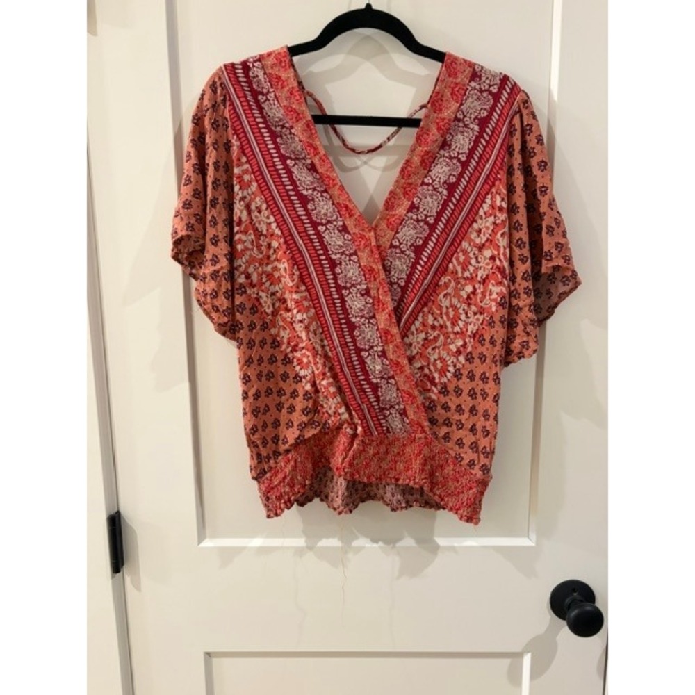 Daytrip Womens Coral Mixed Floral Print Smocked Hem Surplice V-Neck Blouse L